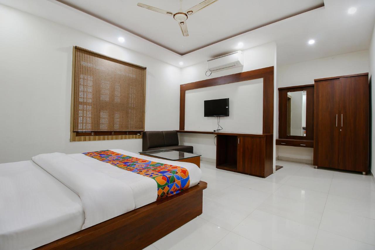 Fabexpress Yuvan Gouharganj 외부 사진